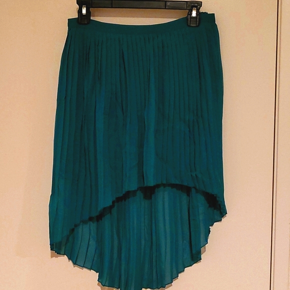 Zara Dresses & Skirts - ZARA green pleated skirt chiffon